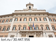 Палаццо Монтечиторио (Palazzo Montecitorio). Рим. Италия (2018 год). Стоковое фото, фотограф E. O. / Фотобанк Лори