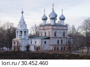 Вид на старинную церковь Иоанна Златоуста мартовским вечером. Вологда, Россия (2019 год). Стоковое фото, фотограф Виктор Карасев / Фотобанк Лори