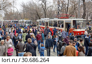 Московский парад трамваев 2019 г. На переднем плане - трамвай "Татра-T6B5SU" 1983 года. Редакционное фото, фотограф Александр Замараев / Фотобанк Лори