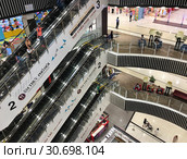 Interior of AEON Mall Binh Tan in Ho Chi Minh City, Vietnam (2019 год). Редакционное фото, фотограф Александр Подшивалов / Фотобанк Лори