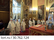 Литургия в Елоховском соборе Москвы (2019 год). Редакционное фото, фотограф Дмитрий Неумоин / Фотобанк Лори