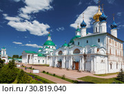 Dimitrievsky and Zachatievsky cathedrals of the Spaso-Yakovlevsky Monastery in Rostov, Russia (2012 год). Стоковое фото, фотограф Наталья Волкова / Фотобанк Лори