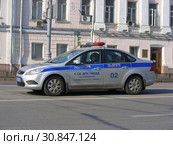Патрульная машина 5 СБ ДПС ГИБДД на спецтрассе ГУ МВД России. Улица Волхонка. Район Хамовники. Город Москва (2015 год). Редакционное фото, фотограф lana1501 / Фотобанк Лори