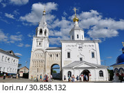 Свято-Боголюбский женский монастырь. Богородице-Рождественский собор  . пос. Боголюбово, Суздальский район, Владимирская область, РФ (2017 год). Редакционное фото, фотограф Ирина Быстрова / Фотобанк Лори