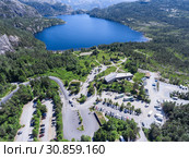 Норвегия. Туристический центр и платная автостоянка у маршрута к скале Preikestolen (Скала Праповедника) (2018 год). Редакционное фото, фотограф Кекяляйнен Андрей / Фотобанк Лори
