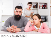Mother lecturing husband and daughter. Стоковое фото, фотограф Яков Филимонов / Фотобанк Лори