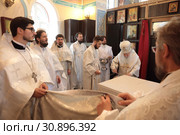 Великое освящение храма блаженной Ксении Петербургской деревни Слобода московская область (2019 год). Редакционное фото, фотограф Дмитрий Неумоин / Фотобанк Лори