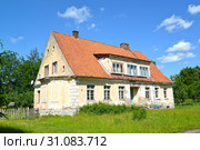 Бывший дом пастора. Поселок Сосновка, Калининградская область (2019 год). Стоковое фото, фотограф Ирина Борсученко / Фотобанк Лори