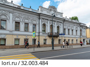 Жилой дом А. П. Ермолова - ГлавУпДК при МИД России. Улица Пречистенка, 20. Москва (2019 год). Редакционное фото, фотограф Александр Щепин / Фотобанк Лори