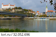 Bratislava castle and Saint Martins cathedral, river Danube (2017 год). Стоковое фото, фотограф Яков Филимонов / Фотобанк Лори