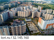 Московская область, современный жилой комплекс "Мортонград-Путилково" (2019 год). Редакционное фото, фотограф glokaya_kuzdra / Фотобанк Лори