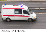 Car of an emergency medical service. Стоковое фото, фотограф Юрий Бизгаймер / Фотобанк Лори