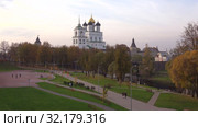 Октябрьский вечер в Запсковье. Псков, Россия (2018 год). Редакционное видео, видеограф Виктор Карасев / Фотобанк Лори