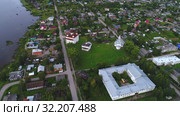 Панорама старого города облачным августовским днем (аэросъемка). Каргополь, Россия (2019 год). Стоковое видео, видеограф Виктор Карасев / Фотобанк Лори