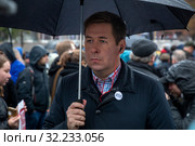 Российский адвокат Илья Новиков во время согласованного властями митинга в поддержку фигурантов "московского дела" и всех политзаключенных на проспекте Сахарова города Москвы, Россия. 29 сентября 2019. Редакционное фото, фотограф Николай Винокуров / Фотобанк Лори