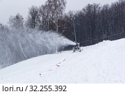 Snow cannon on the ski slope (2018 год). Стоковое фото, фотограф Сергей Рыбин / Фотобанк Лори