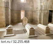 Усыпальница Ширваншахов в Дворцовом комплексе Ширваншахов в историческом районе Ичери-шехер. Азербайджан, город Баку (2019 год). Редакционное фото, фотограф Овчинникова Ирина / Фотобанк Лори
