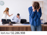 Divorcing family trying to divide child custody. Стоковое фото, фотограф Elnur / Фотобанк Лори