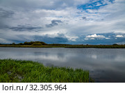 Прогулка к берегу реки. Стоковое фото, фотограф Меркулова Наталья Геннадьевна / Фотобанк Лори