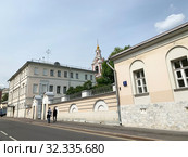Городская усадьба К.И. Доброхотова, построена в 1782 г. Москва, Гороховский переулок, дом 3 (2019 год). Стоковое фото, фотограф Овчинникова Ирина / Фотобанк Лори