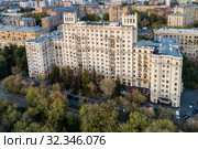 Москва, Войковский район, 1й Новоподмосковный переулок, 2/1, "сталинский" жилой дом (2019 год). Стоковое фото, фотограф glokaya_kuzdra / Фотобанк Лори