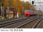 Электропоезд ЭД4М (2019 год). Редакционное фото, фотограф Роман Рожков / Фотобанк Лори