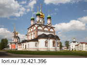 Trinity-Varnitsky monastery in Yaroslavl region (2019 год). Стоковое фото, фотограф Юлия Бабкина / Фотобанк Лори