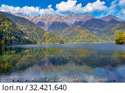 Горная Абхазия. Горное озеро Рица. Стоковое фото, фотограф Николай Николенко / Фотобанк Лори