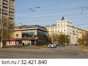 Волгоград. Россия. Пиццерия  додо пицца на пересечении проспекта Ленина и генерала Штеменко (2019 год). Редакционное фото, фотограф Гетманец Инна / Фотобанк Лори
