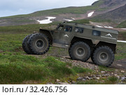 Swamp and snow extreme off-road, all-terrain vehicle Predator transportation travelers and tourists (2019 год). Редакционное фото, фотограф А. А. Пирагис / Фотобанк Лори