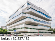 Офисный центр "Dominion Tower" (Пересвет-Плаза) в Москве, Шарикоподшипниковская улица, дом 5 (2019 год). Редакционное фото, фотограф Алёшина Оксана / Фотобанк Лори