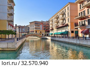 Qanat Quartier on Pearl Island in Doha, Qatar (2019 год). Стоковое фото, фотограф Володина Ольга / Фотобанк Лори
