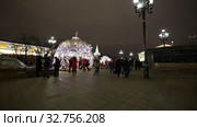 Christmas (New Year holidays) decoration in Moscow (at night), Russia-- Manege Square near the Kremlin (2019 год). Редакционное видео, видеограф Владимир Журавлев / Фотобанк Лори
