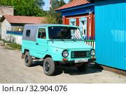 LuAZ 1302 Volyn (2010 год). Редакционное фото, фотограф Art Konovalov / Фотобанк Лори