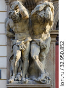 Клам-Галласов дворец (Clam-Gallasuv palac, 1713-1719 годы), атланты, Прага, Чехия (2019 год). Стоковое фото, фотограф Ольга Коцюба / Фотобанк Лори