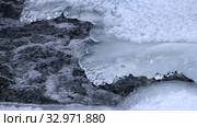 Video of openwork ice over the water of frozen river Pescherka in winter. Стоковое видео, видеограф Сергей Пристяжнюк (Serg Zastavkin) / Фотобанк Лори