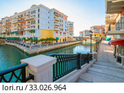 District Qanat Quartier on Pearl Island in Doha, Qatar (2019 год). Стоковое фото, фотограф Володина Ольга / Фотобанк Лори