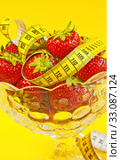 Strawberry Diet. Стоковое фото, фотограф Hans-Joachim Schneider / PantherMedia / Фотобанк Лори