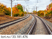 An electrified railway runs through an autumn forest (2019 год). Стоковое фото, фотограф Акиньшин Владимир / Фотобанк Лори