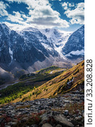 View of the Aktru River Valley from the Teacher Pass. Severo-Chuysky ridge, Altai Republic, Russia. Стоковое фото, фотограф Вадим Орлов / Фотобанк Лори