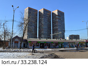 Три тридцатиэтажных одноподъездных монолитных жилых дома. Жилой комплекс «Тимирязевский». Дмитровское шоссе, 13а. Город Москва (2015 год). Редакционное фото, фотограф lana1501 / Фотобанк Лори