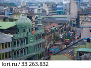 COLOMBO, SRI LANKA - FEBRUARY 22, 2020:  Umbichi Mosque in the cityscape in the early evening. Редакционное фото, фотограф Виктор Карасев / Фотобанк Лори