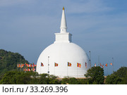 Ступа Mahaseya  солнечным днем. Михинтале, Шри-Ланка (2020 год). Стоковое фото, фотограф Виктор Карасев / Фотобанк Лори