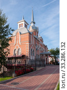 Russia, Khabarovsk, August 8, 2019: summer building of the Church of Evangelical Christians Baptists in the city of Khabarovsk. Редакционное фото, фотограф Катерина Белякина / Фотобанк Лори