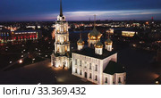 Aerial view of Kremlin and the Assumption Church in Tula in the evening (2019 год). Стоковое видео, видеограф Яков Филимонов / Фотобанк Лори