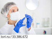 Nurse making injection. Стоковое фото, фотограф Яков Филимонов / Фотобанк Лори