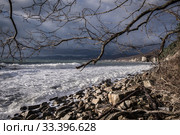 Краснодарский край, Туапсе, зимний шторм у Скалы Киселёва. Стоковое фото, фотограф glokaya_kuzdra / Фотобанк Лори