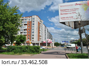Десятиэтажный четырехподъездный панельный жилой дом 2003 года постройки. Улица Урицкого, 44. Город Орехово-Зуево. Московская область (2012 год). Редакционное фото, фотограф lana1501 / Фотобанк Лори