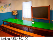 Учебный класс лесного техникума, в котором учился юный Никанор. Музей разведчика Николая Кузнецова. Город Талица, Свердловская область (2020 год). Редакционное фото, фотограф Сергей Афанасьев / Фотобанк Лори