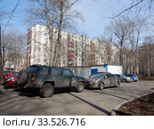 Девятиэтажный шестиподъездный панельный жилой дом серии II-49Д, построен в 1969 году. Сахалинская улица, 6, корпус 2. Район Гольяново. Город Москва (2020 год). Редакционное фото, фотограф lana1501 / Фотобанк Лори